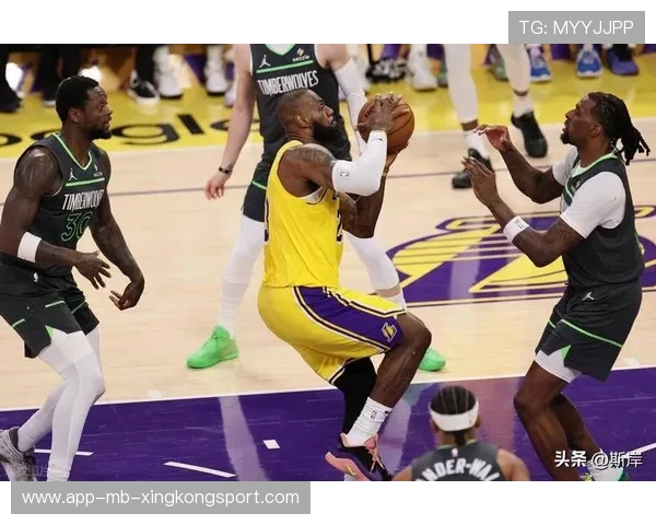 世界篮球巨星怒怼自家球迷