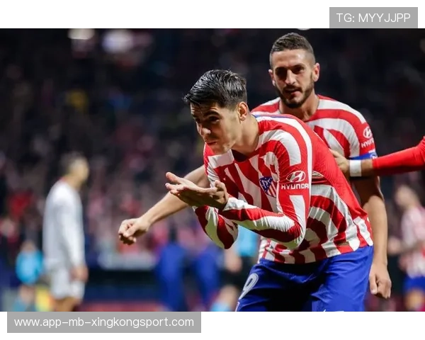 伊桑奇直塞撕开禁区防守 伊桑奇直塞撕开禁区防守