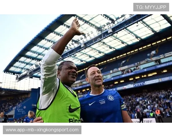 切尔西新援连续成功过人，引发斯坦福桥轰鸣掌声